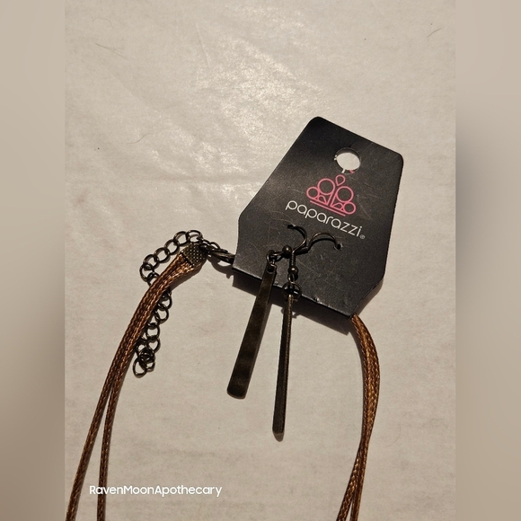 NEW Paparazzi Necklace and Earring Set - Picture 3 of 8